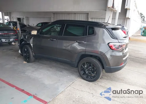 2023 Jeep Compass Altitude 4X4 z USA, uszkodzony, nr VIN 3C4NJDBN2PT535699